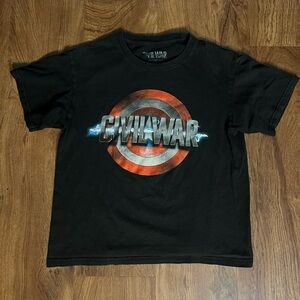 Captain America Civil War t-shirt. Kids size M